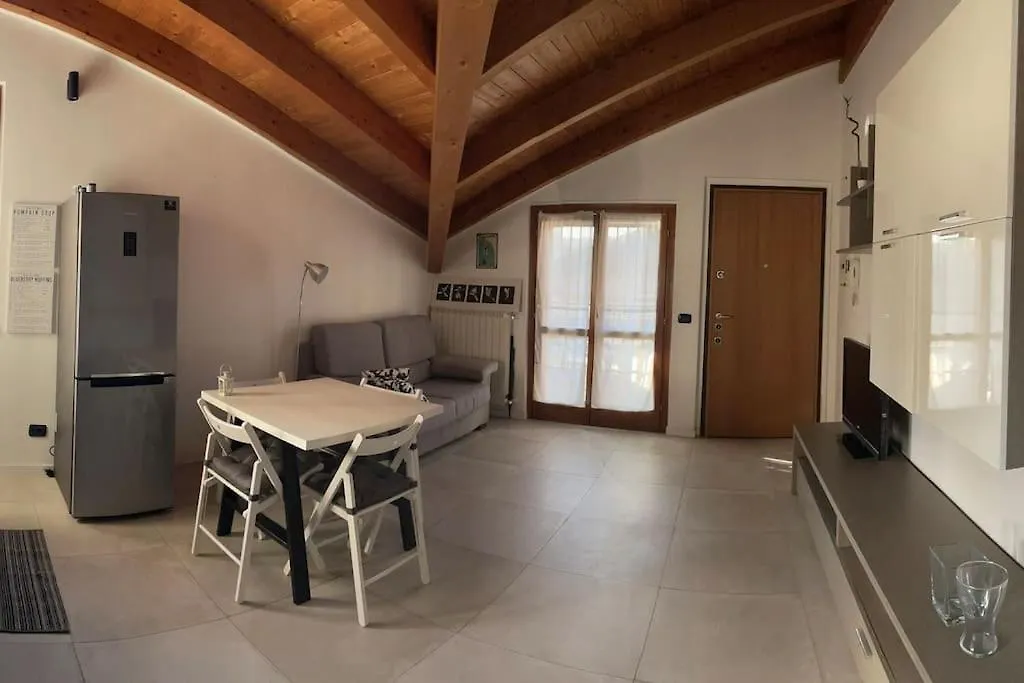 Malu Home Subway 4 Min Walk Cologno Monzese 0*,  Italy