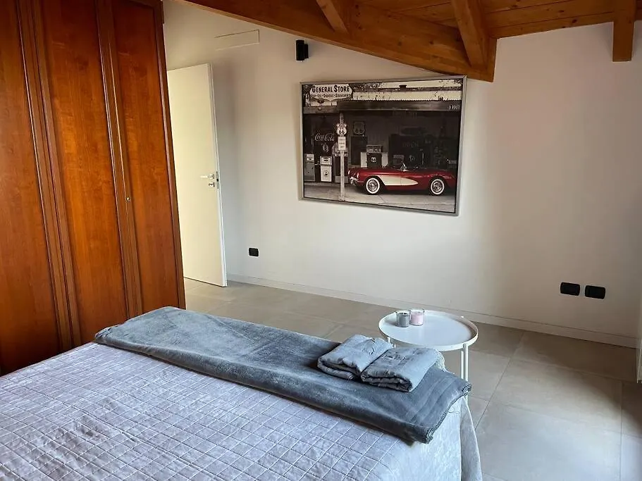 Malu Home Subway 4 Min Walk Cologno Monzese 0*,  Italy